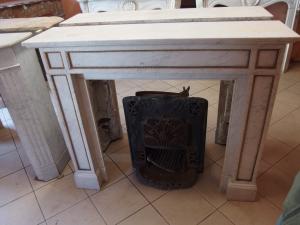 LAREIRAS EM MÁRMORE BRANCO DE CARRARA ESTILO IMPÉRIO ÉPOCA 800
